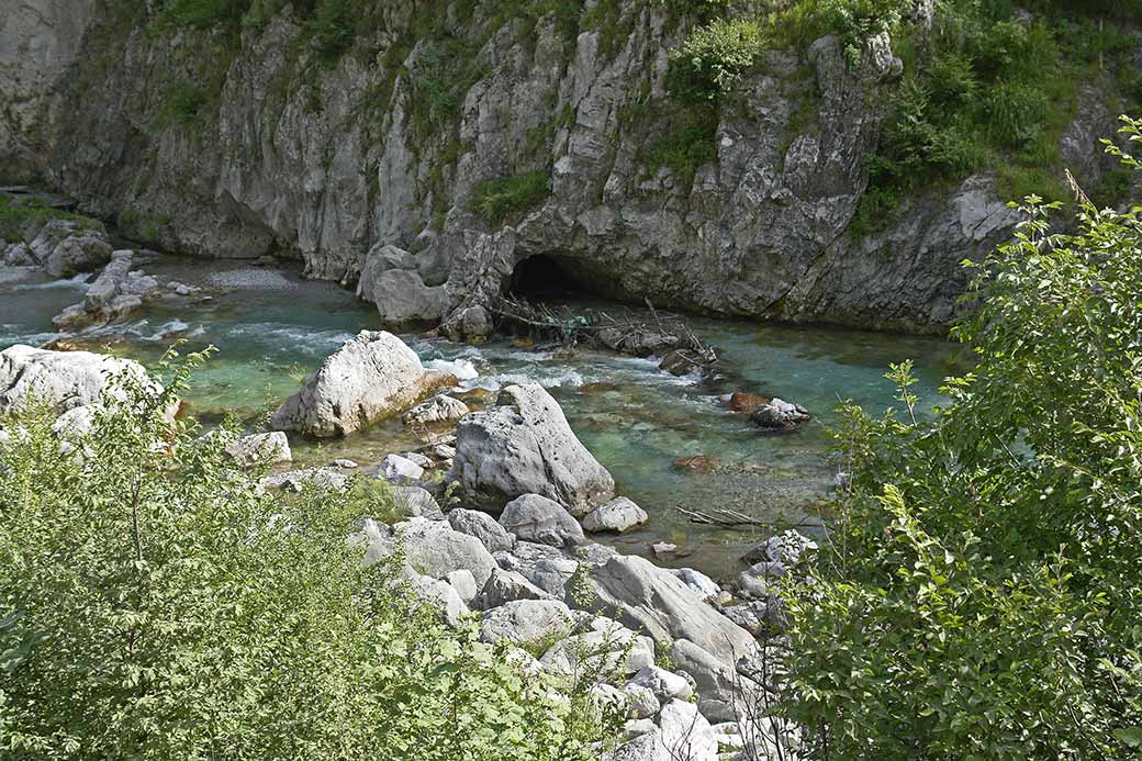 Tunnel, Valbona river