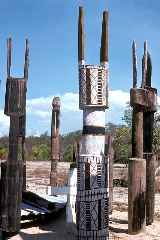 Pukumani poles