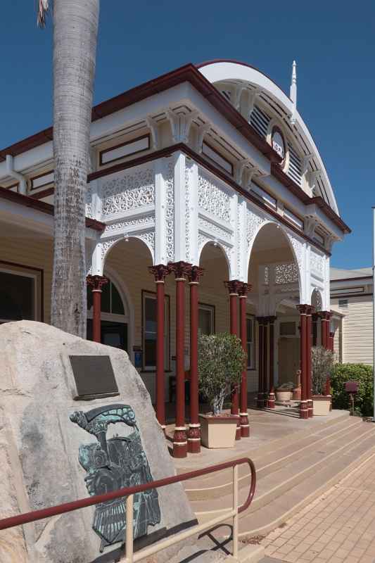 Emerald railway station