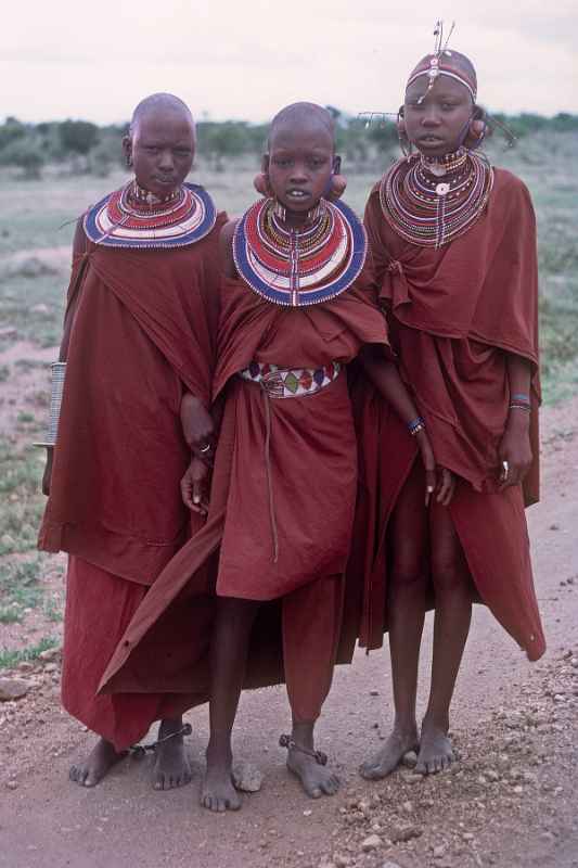 Maasai girls, Loita Plains