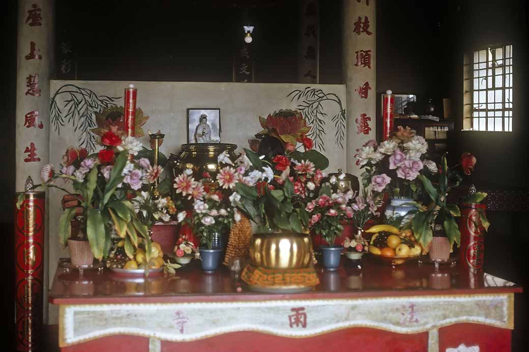 Altar, Tien Tan Pagoda