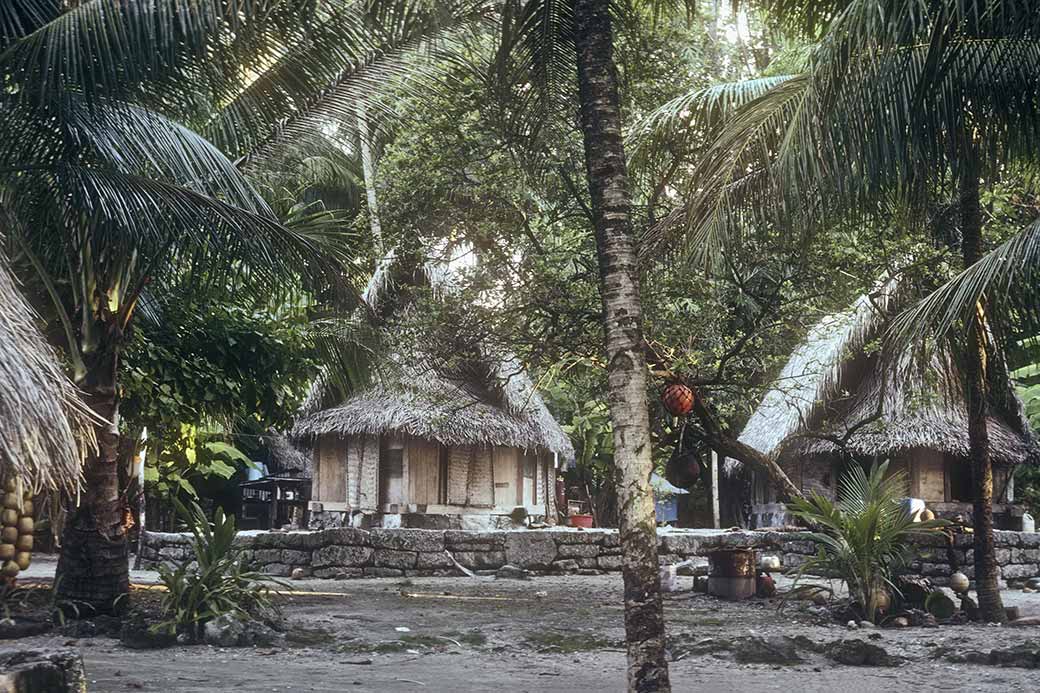 Traditional houses, Eauripik
