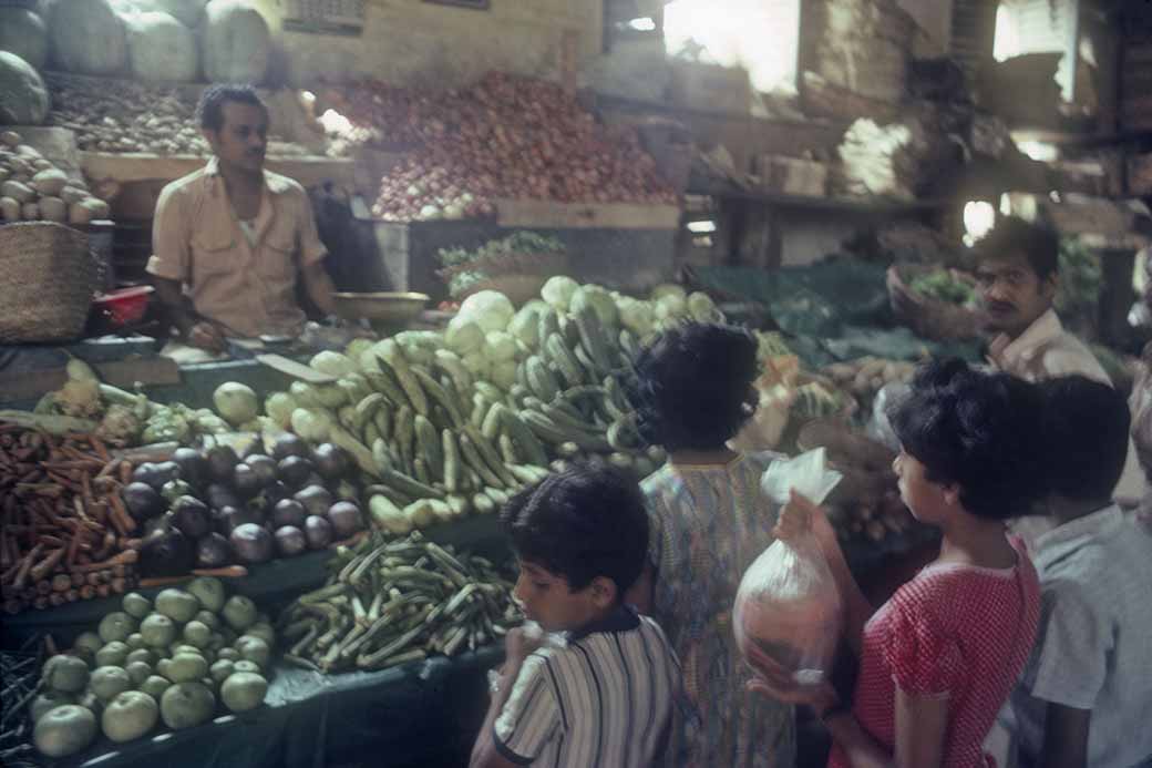 Selling vegetables, Karachi