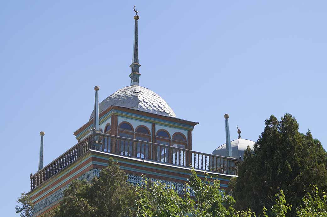 Harem viewing platform