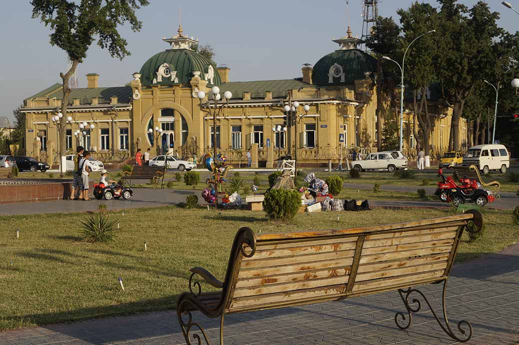 Abdulla Nabiev Maydoni